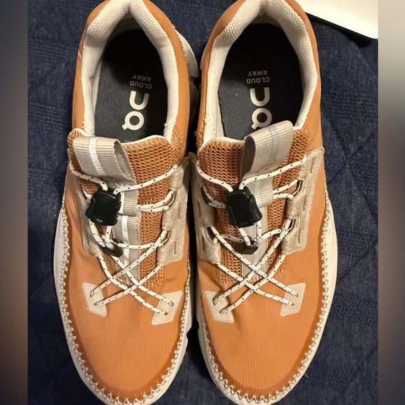 ON Cloudaway Hiking Sneaker Almond Glacier Womens Size 8/39. EUC. - Picture 3 of 6